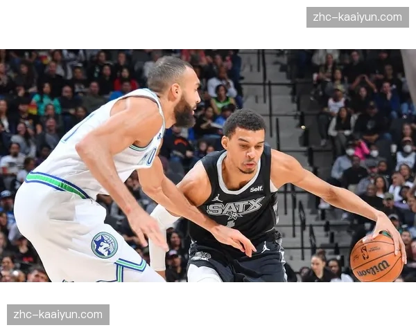 马刺文班亚马32+12+8展现空间型五号位价值,高位策应激活全队三分